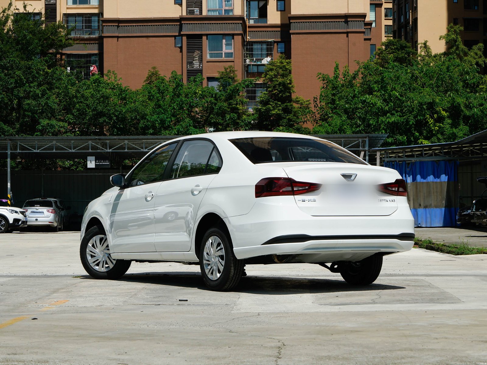 JETTA VA3 — корма три четверти слева