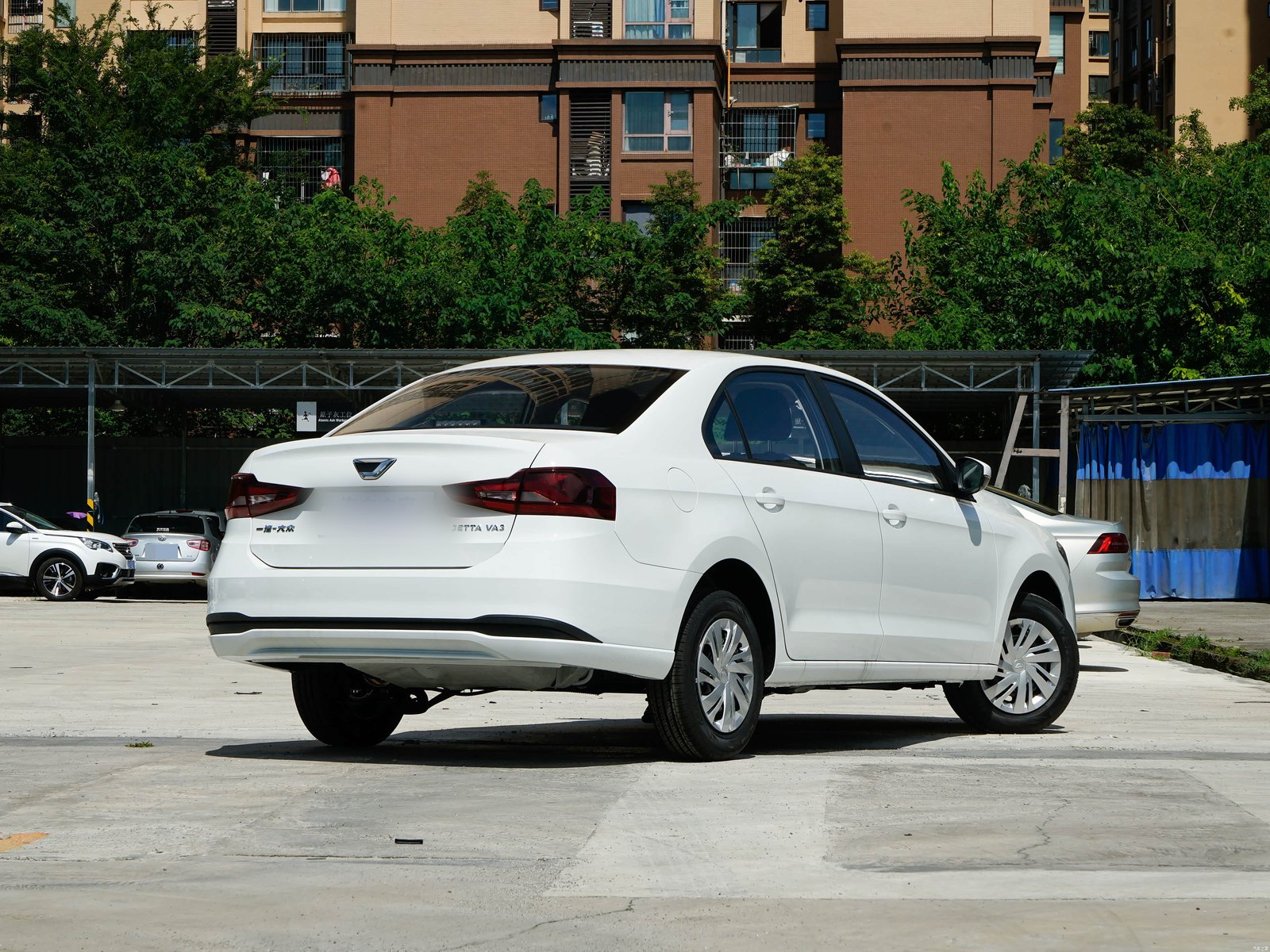 JETTA VA3 — корма три четверти справа
