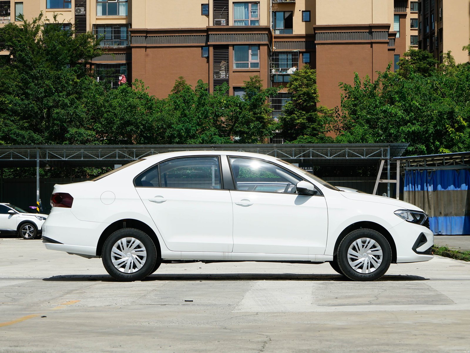 JETTA VA3 — правый профиль